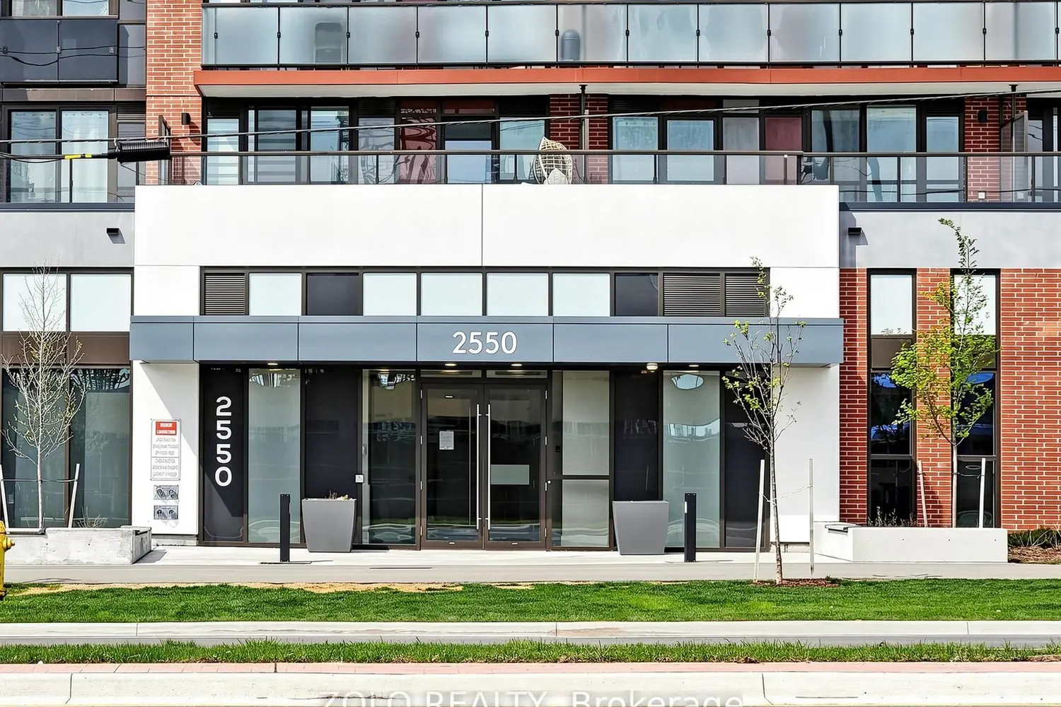 2550 Simcoe Street 315