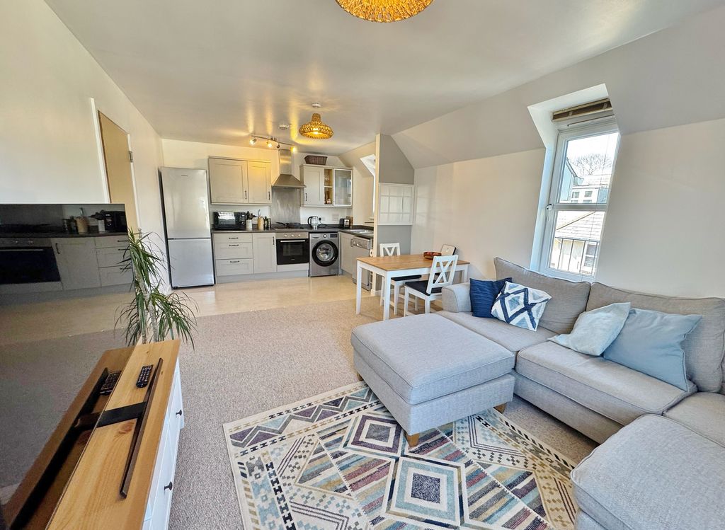 Additional image 2 of 2 bed flat for saleOysell Gardens, Portchester PO16
