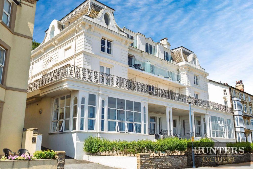 2 bed flat for saleAckworth House, The Beach, Filey YO14