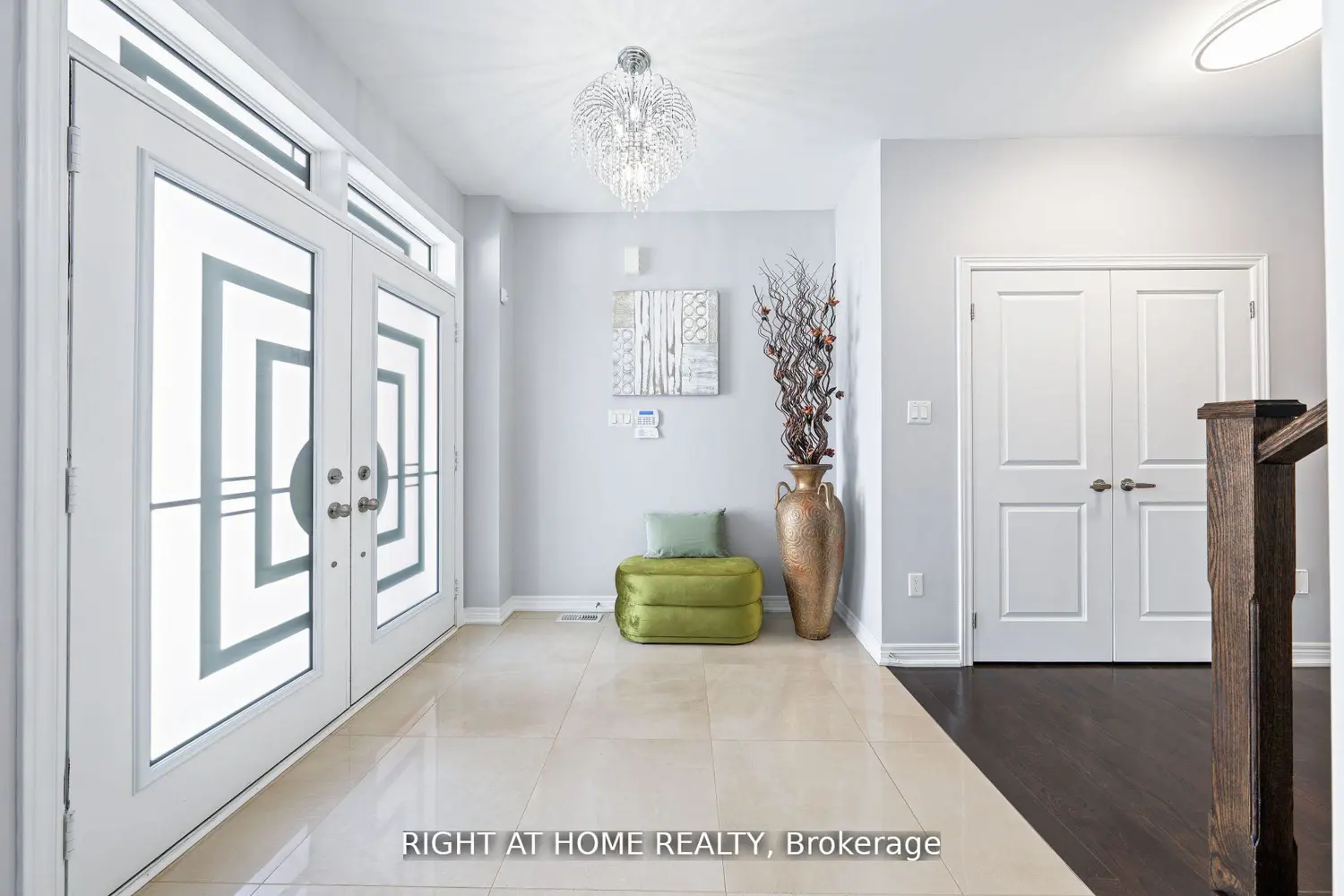 1655 Emberton Way photo 2