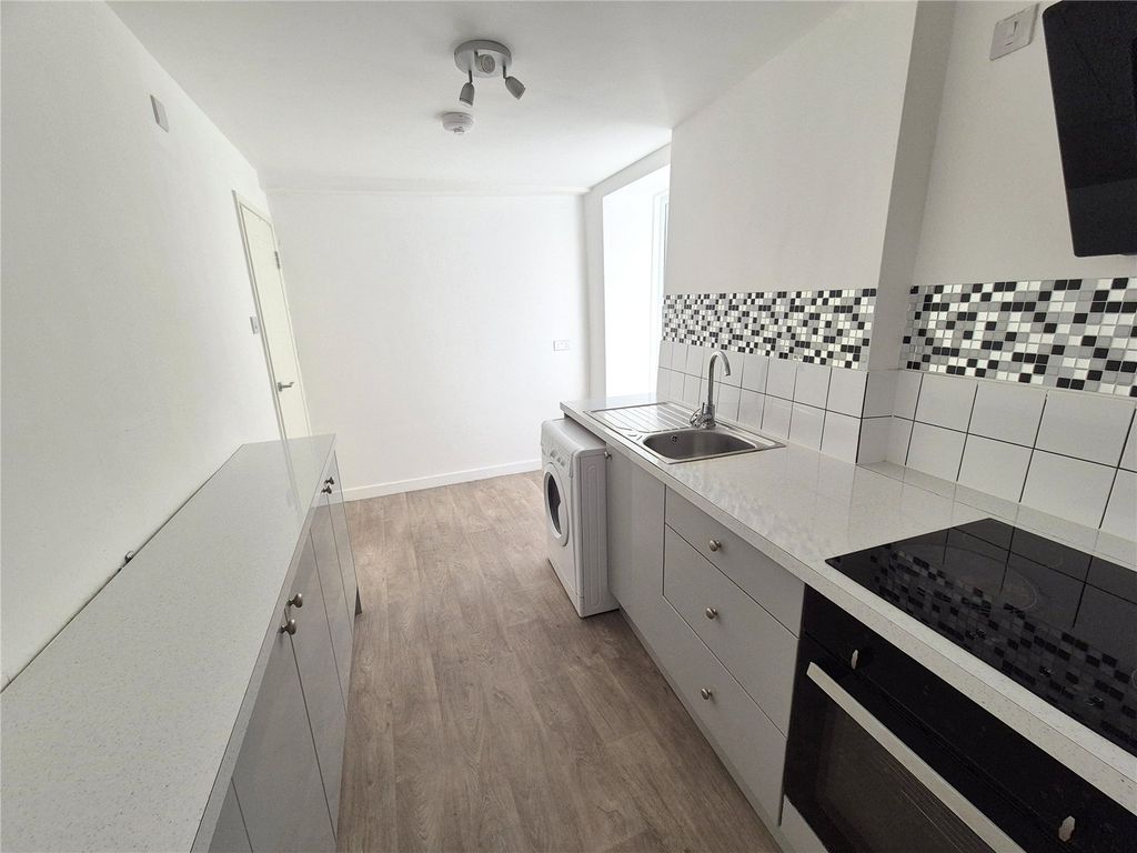 Additional image 5 of 2 bed flat for saleSelwood Road, Frome, Somerset BA11
