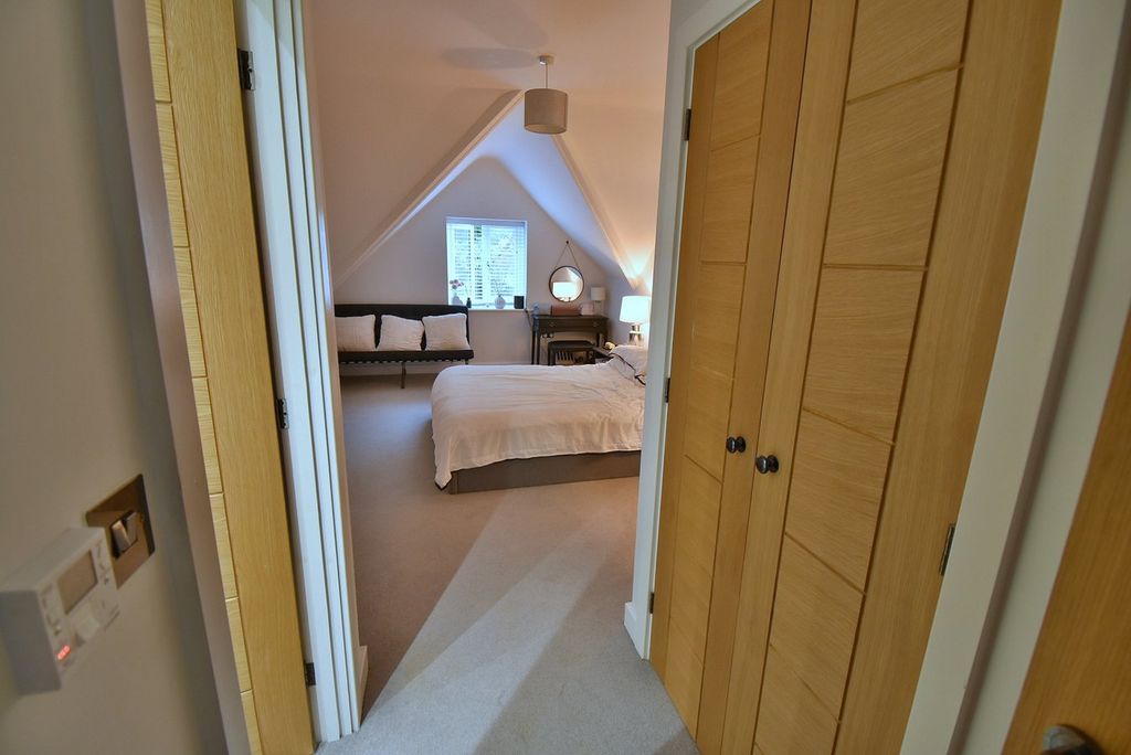 Additional image 13 of 2 bed flat for saleBeaufoys Avenue, Ferndown BH22