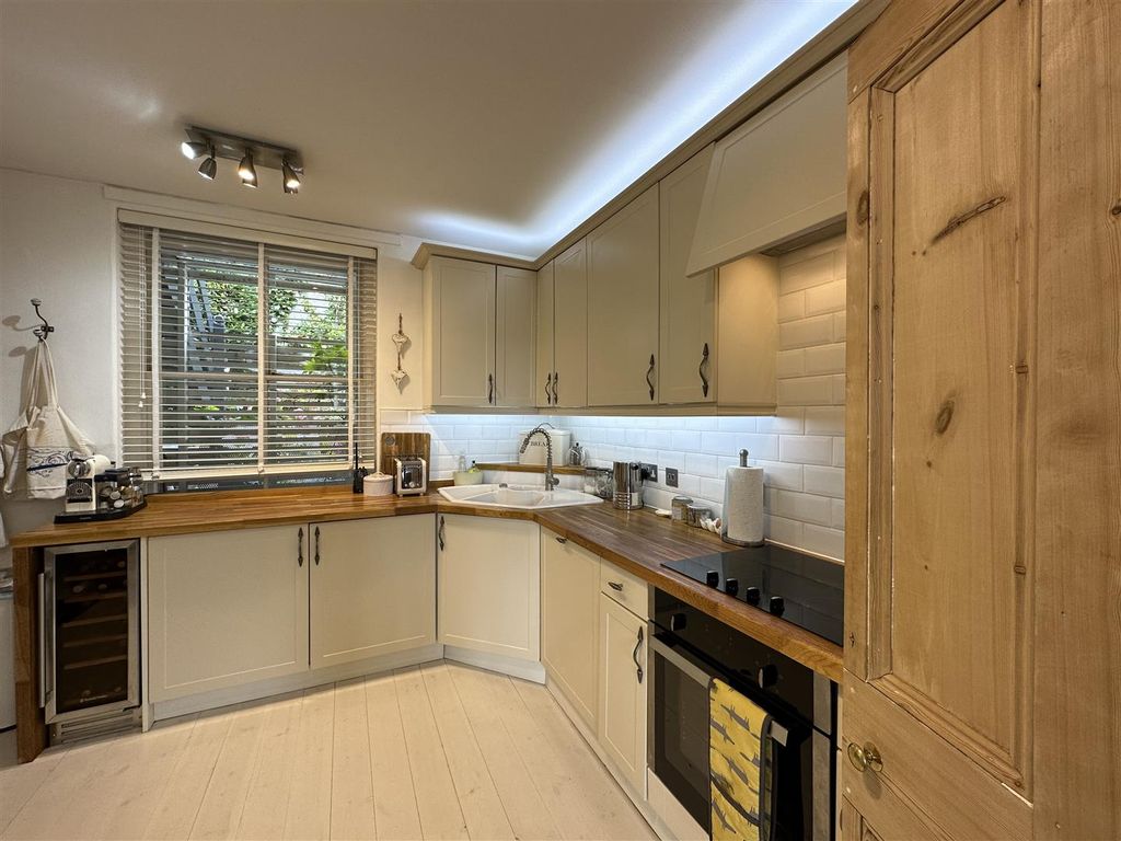 Additional image 19 of 1 bed flat for saleEsplanade, Fowey PL23