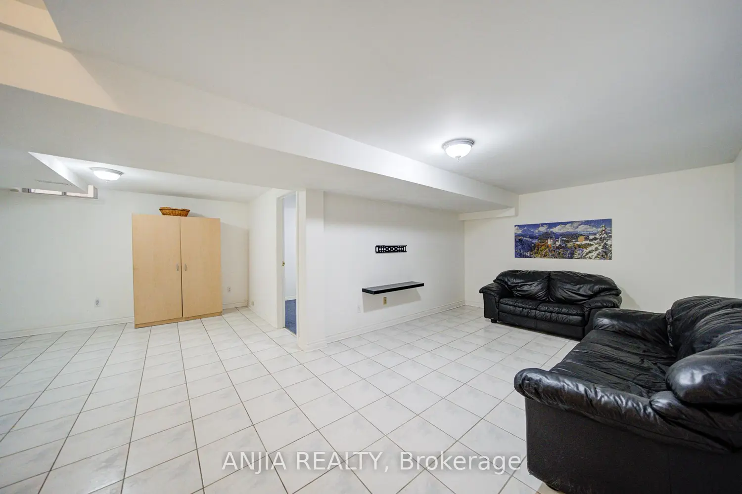Additional image 15 of 48 Upton Crescent