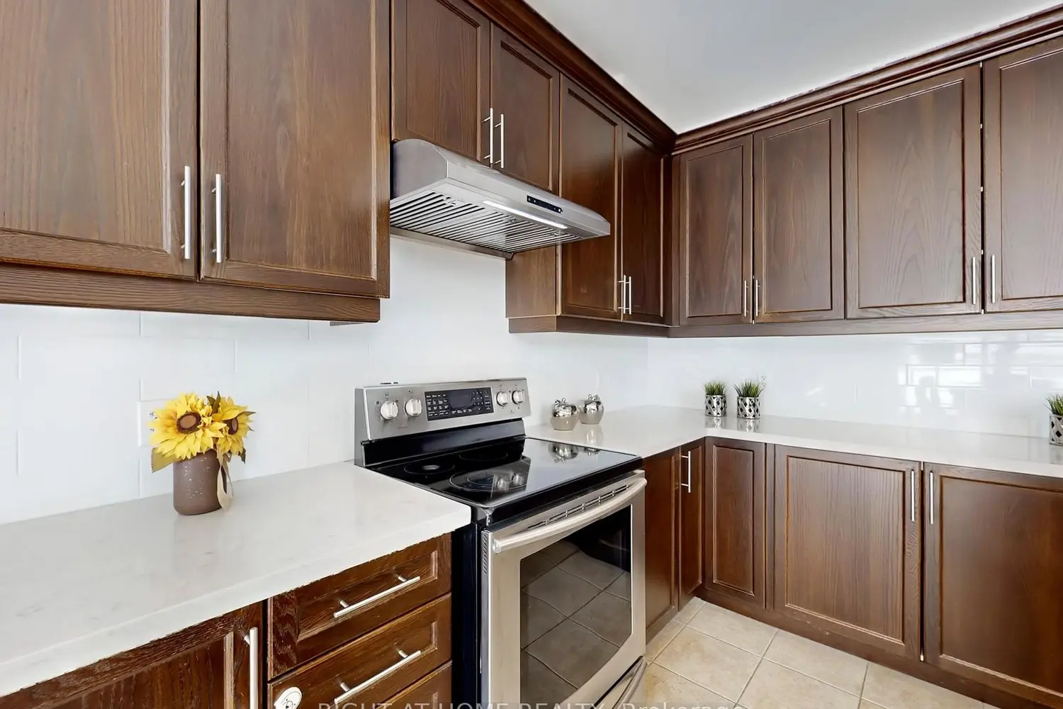 Additional image 4 of 20 Charlemagne Avenue