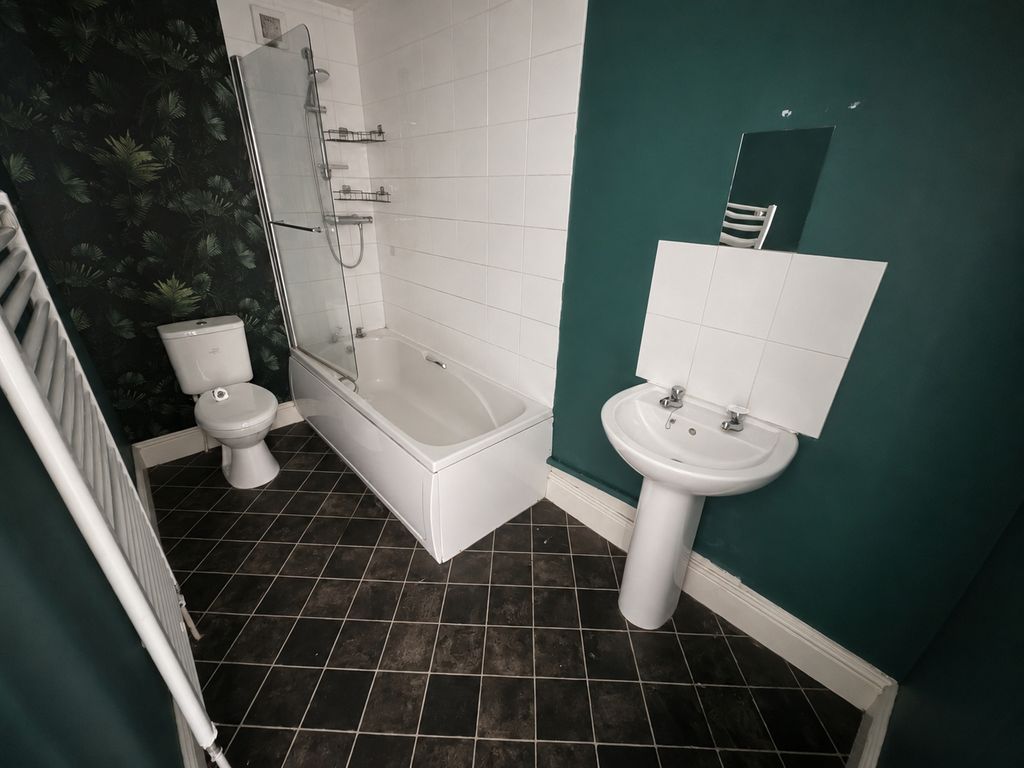 Additional image 7 of 2 bed flat for saleEleanor Street, Grimsby, Lincolnshire DN32