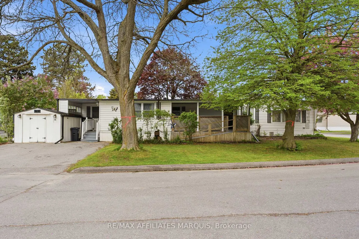 96 Worthington Way photo 2