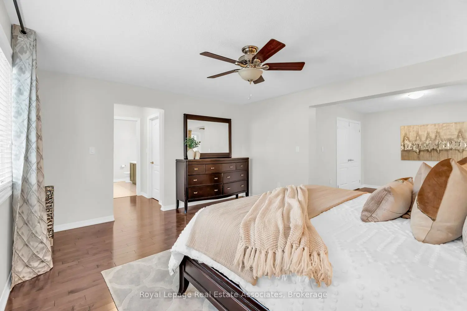 879 Etherington Way photo 4