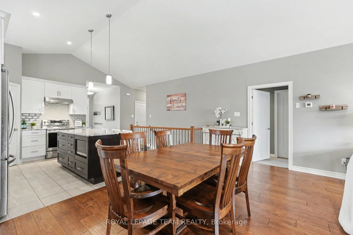 Additional image 3 of 855 Reaume Street