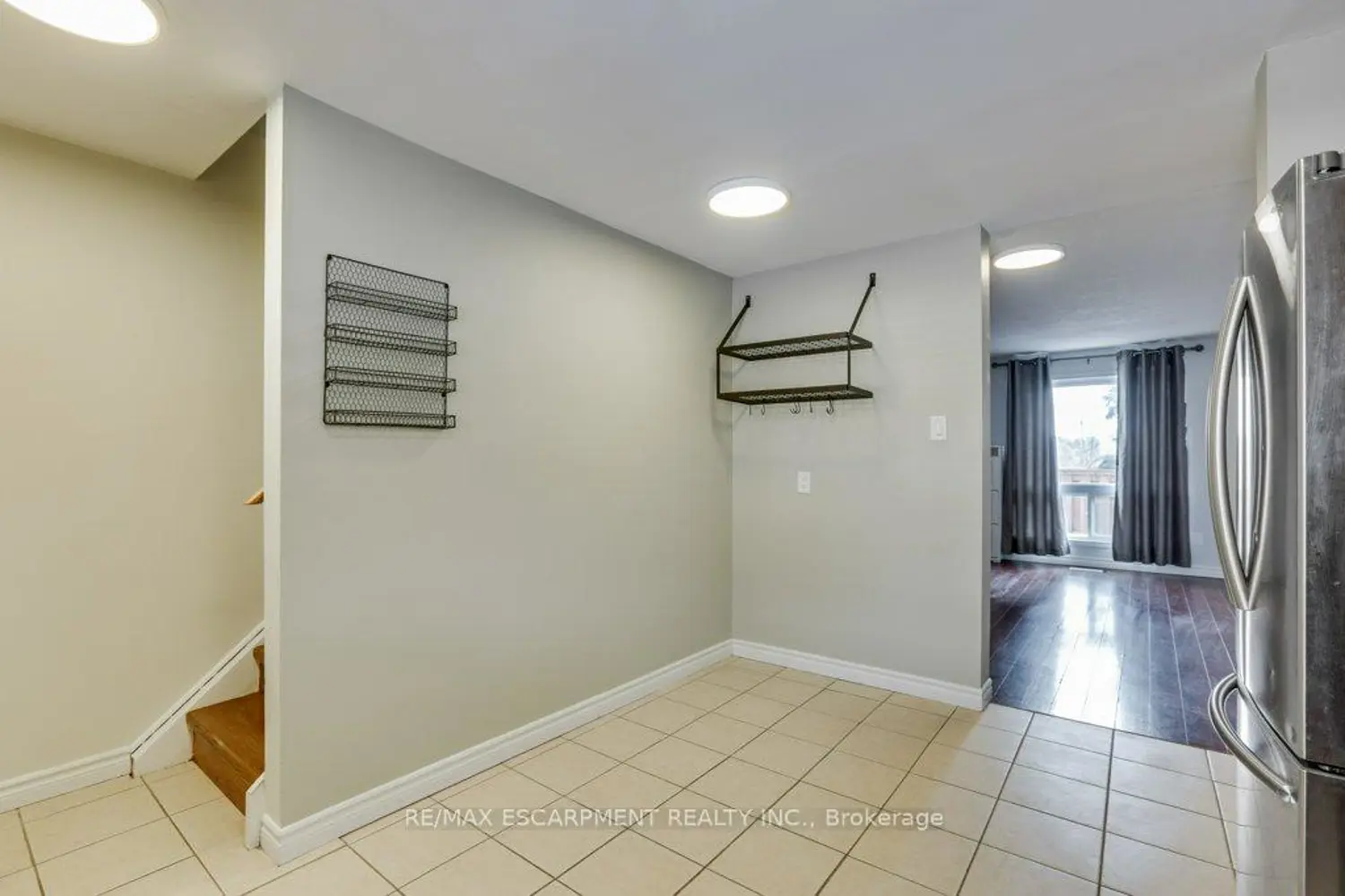 Additional image 6 of 900 James Street 5
