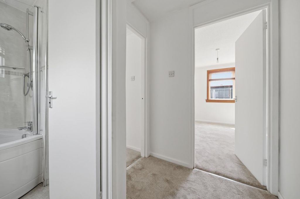 Additional image 8 of 1 bed flat for saleCastle Avenue, Carronshore, Falkirk FK2