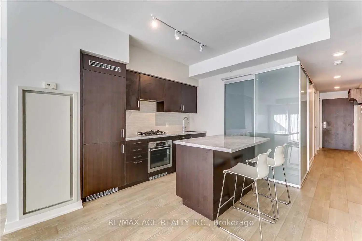 Additional image 6 of 1960 Queen Street 206