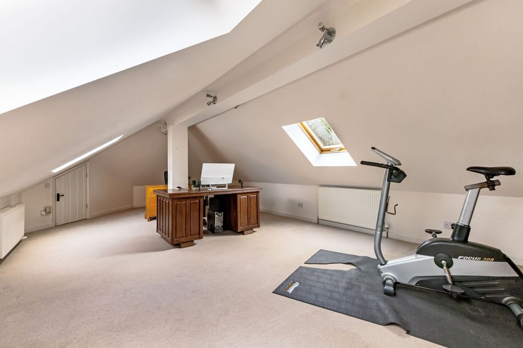 Additional image 20 of 5 bed detached house for saleCrooksbury Road, Farnham GU10