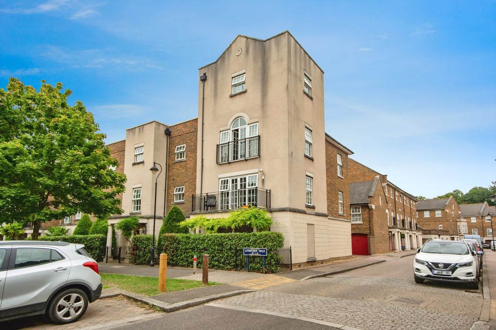 3 bed flat for saleLiverymen Walk, Greenhithe DA9