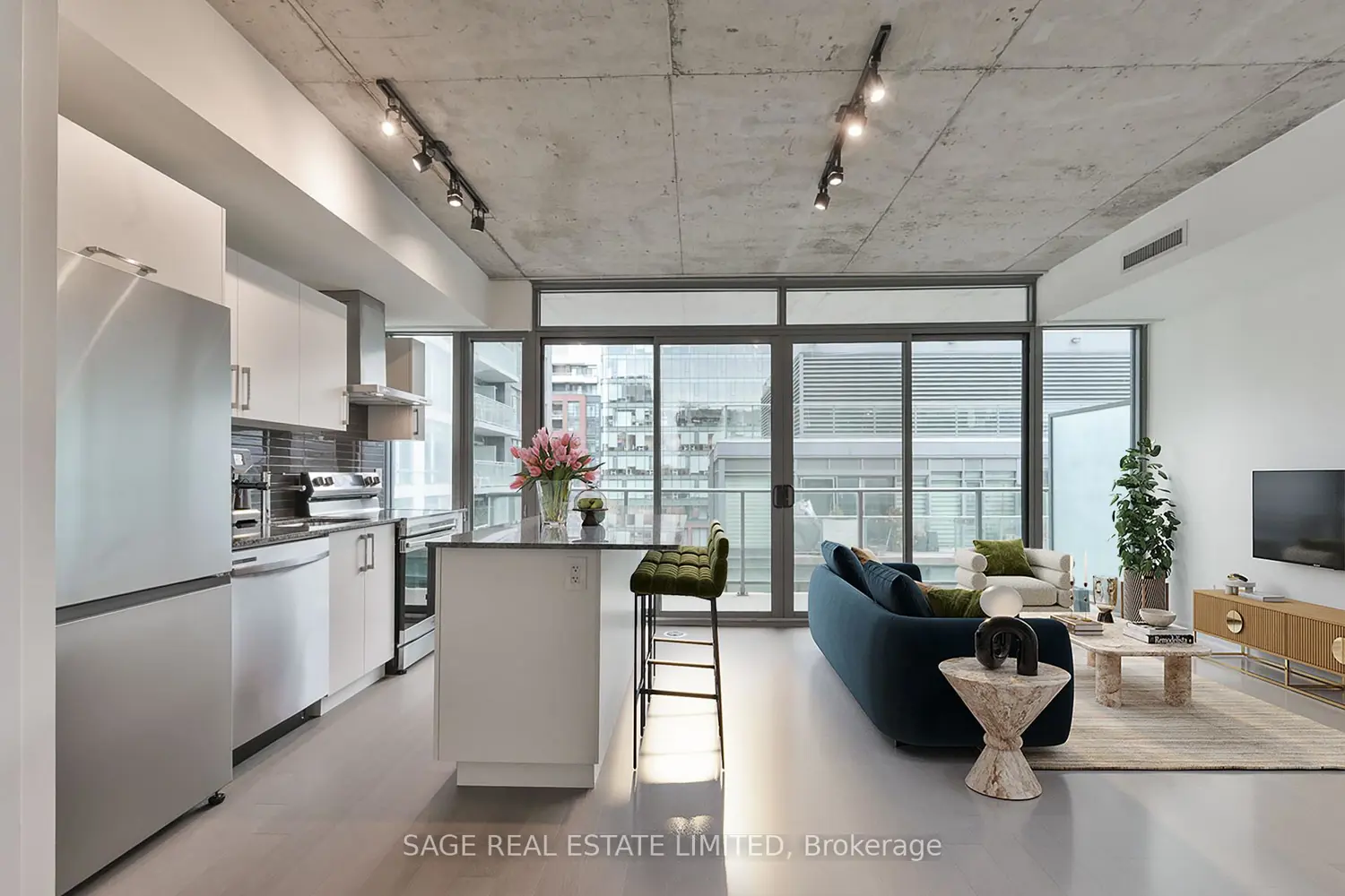 Additional image 4 of 95 Bathurst Street 914
