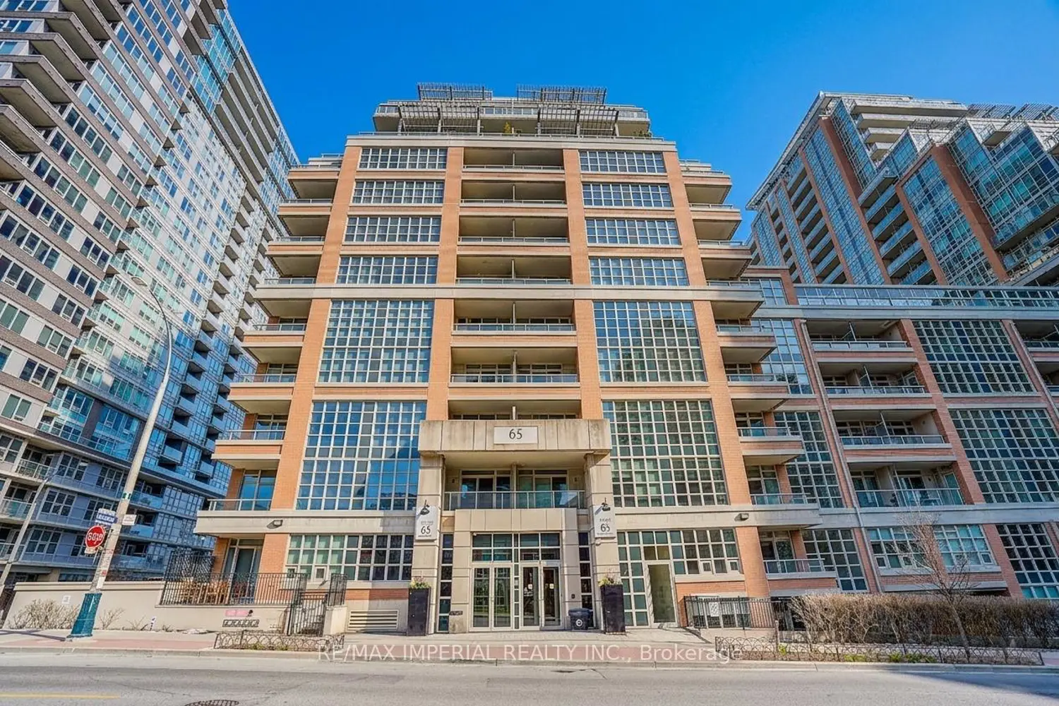 65 East Liberty Street 417
