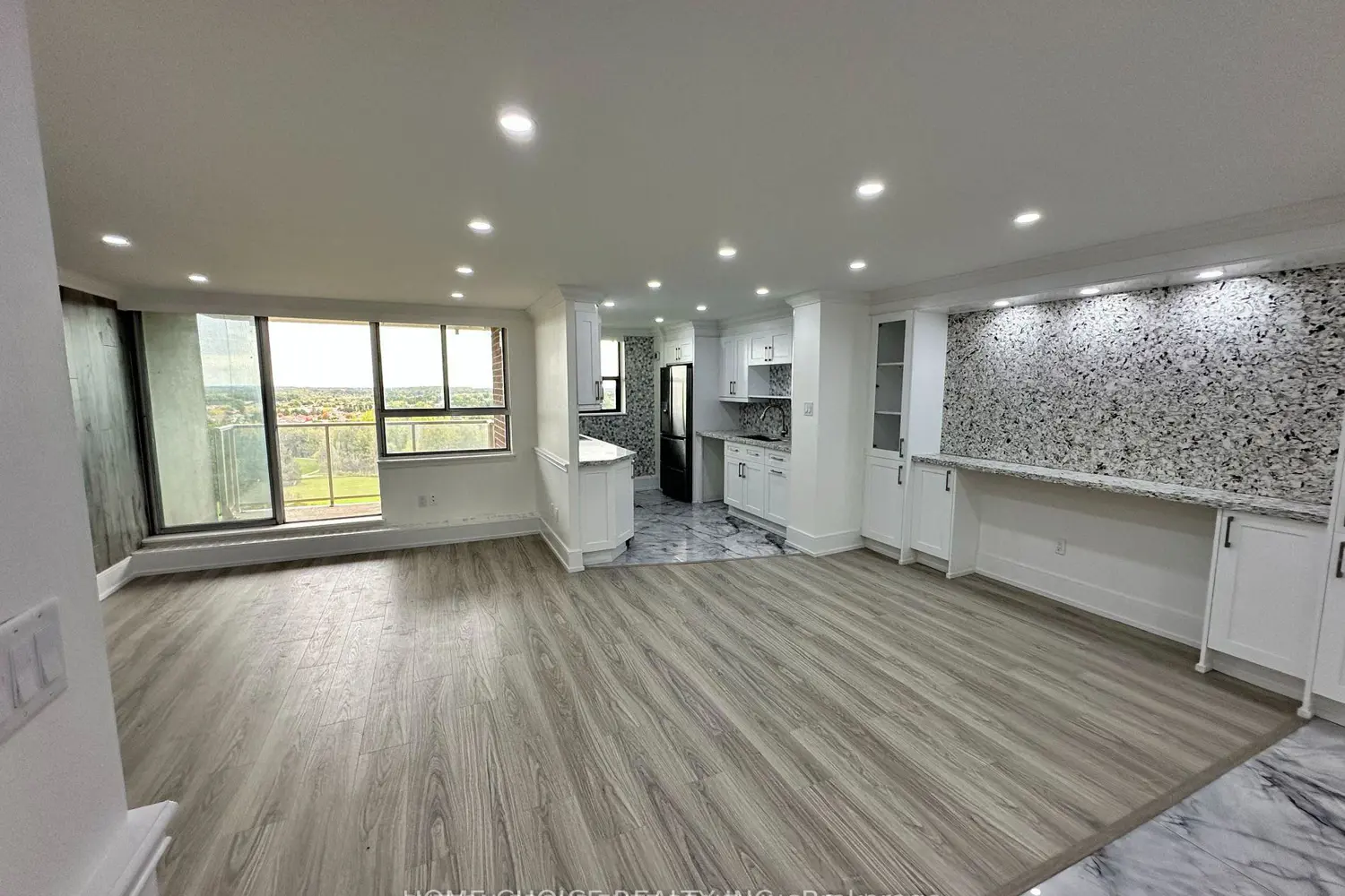 100 Wingarden Court 1006