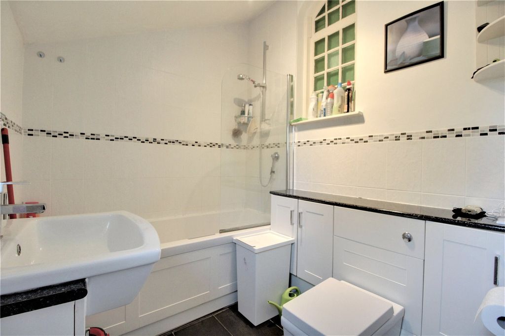 Additional image 4 of 1 bed maisonette for saleOld Cove Road, Fleet, Hampshire GU51