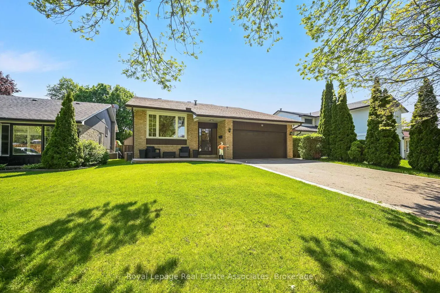 10 Charing Drive photo 2