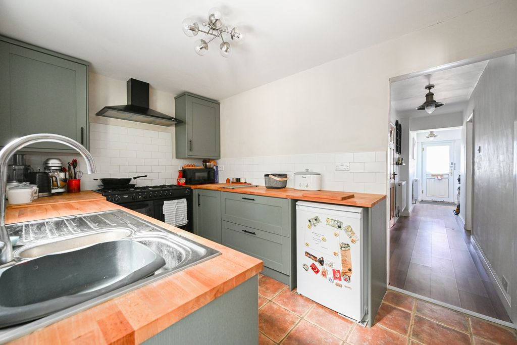 Additional image 2 of 3 bed semi-detached house for saleOaklands Close, Fordingbridge SP6