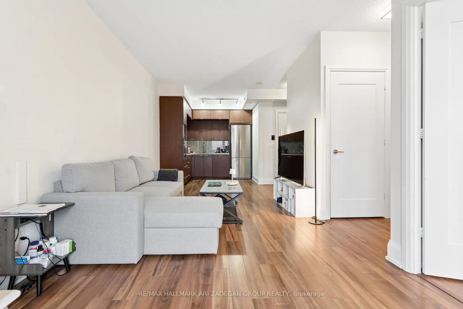 Additional image 7 of 120 Harrison Garden Boulevard 907