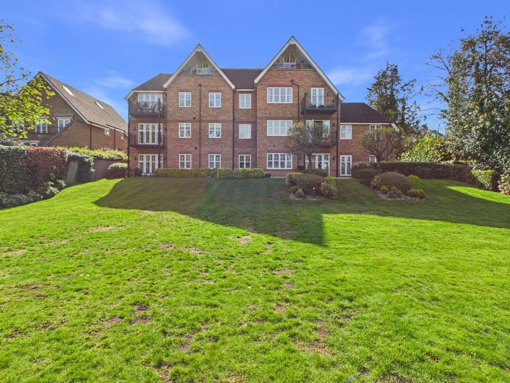 Additional image 8 of 2 bed flat for salePackhorse Road, Gerrards Cross, Buckinghamshire SL9