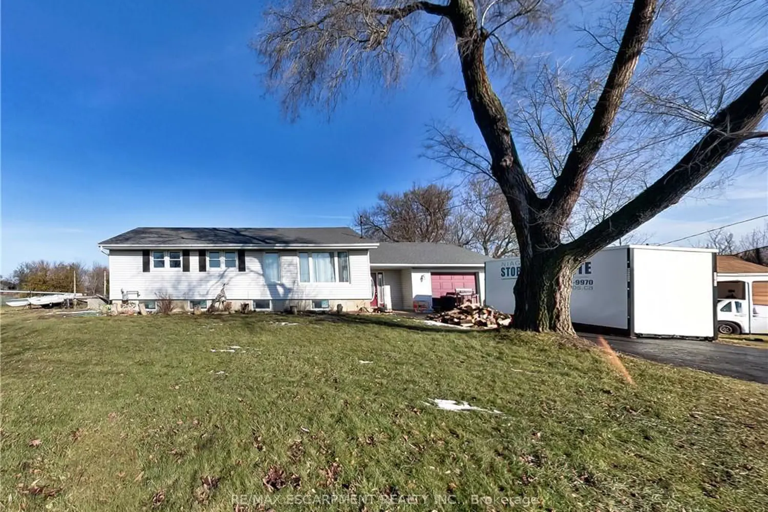 9183 Silver Street photo 2