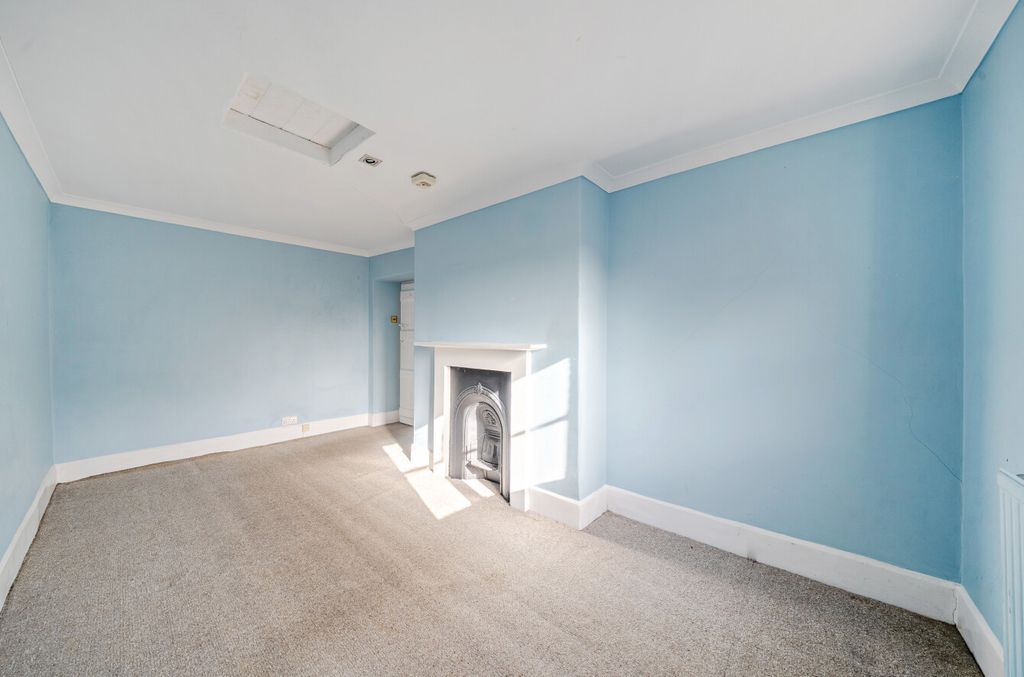 Additional image 10 of 3 bed flat for saleGloucester Street, Faringdon, Oxfordshire SN7