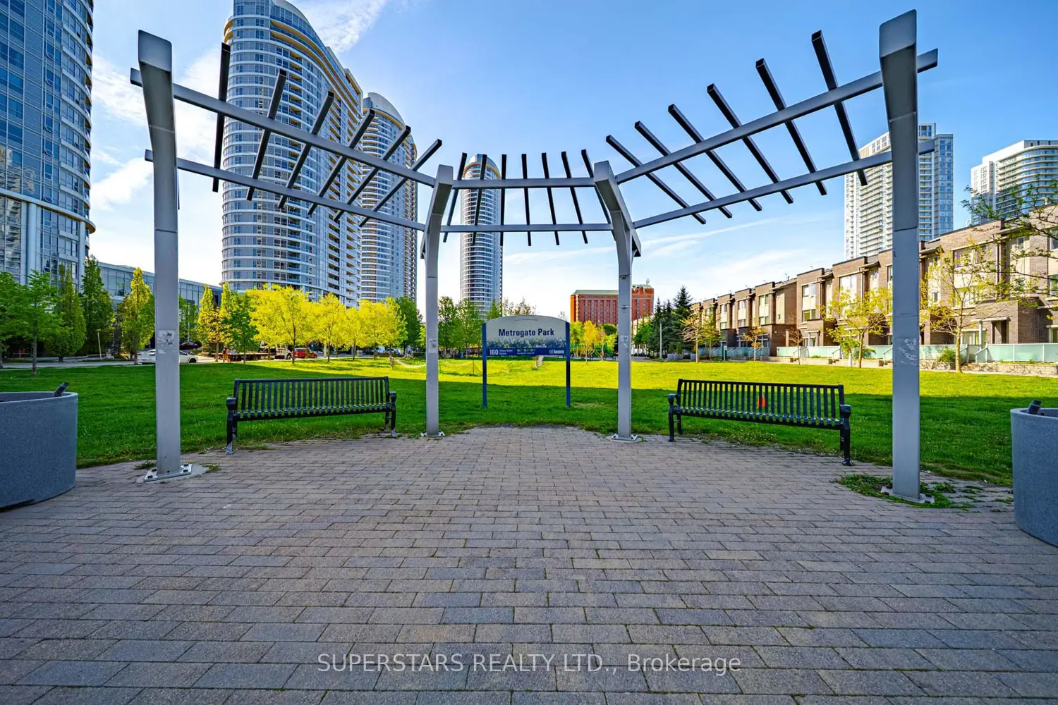 Additional image 19 of 275 Village Green Square 3422