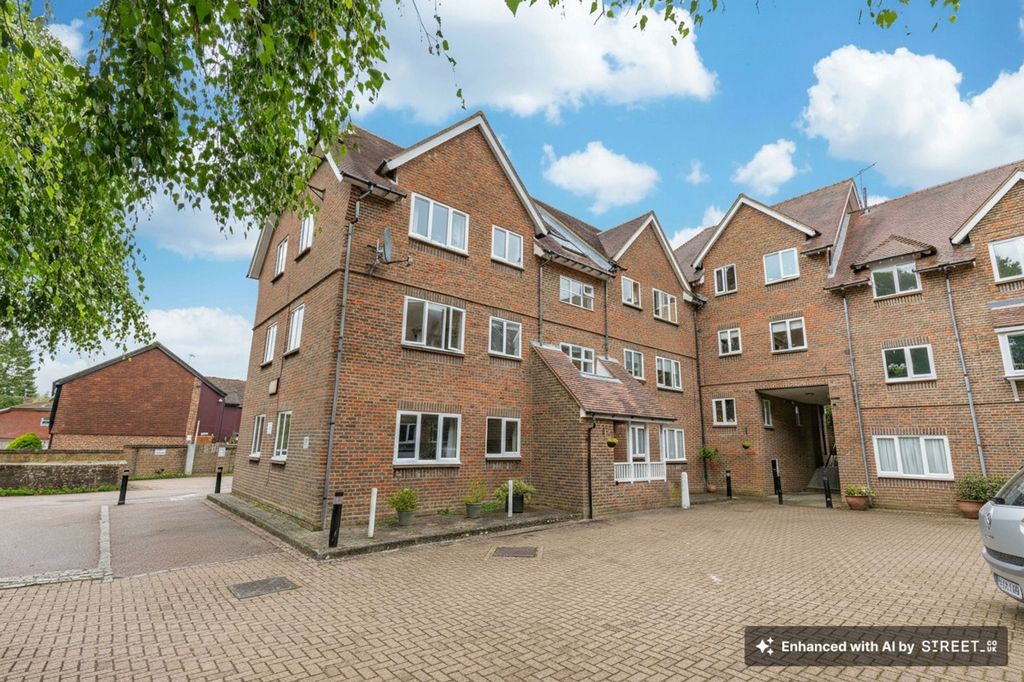 1 bed property for saleRiverside, Forest Row RH18