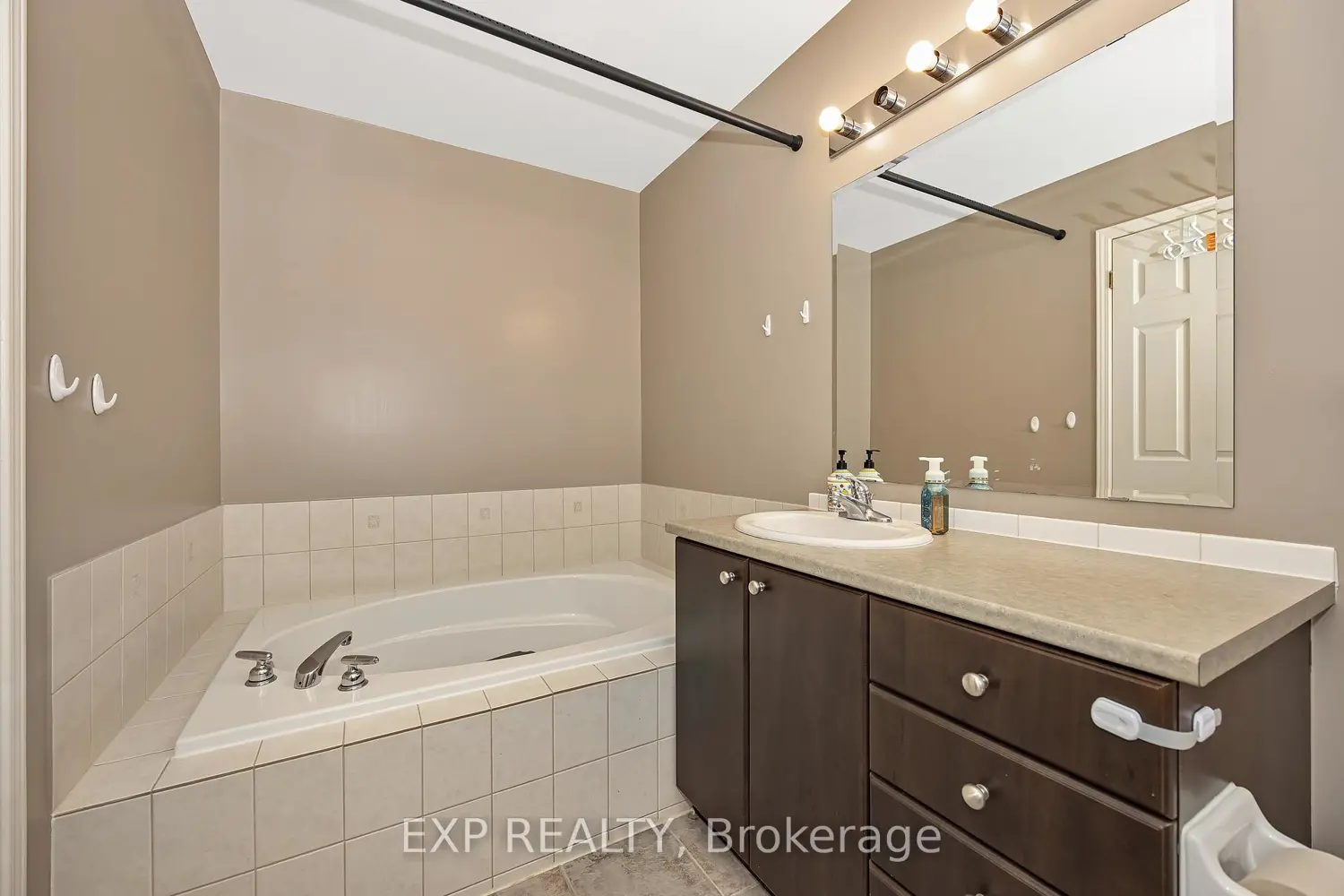 Additional image 10 of 359 Bakewell Crescent