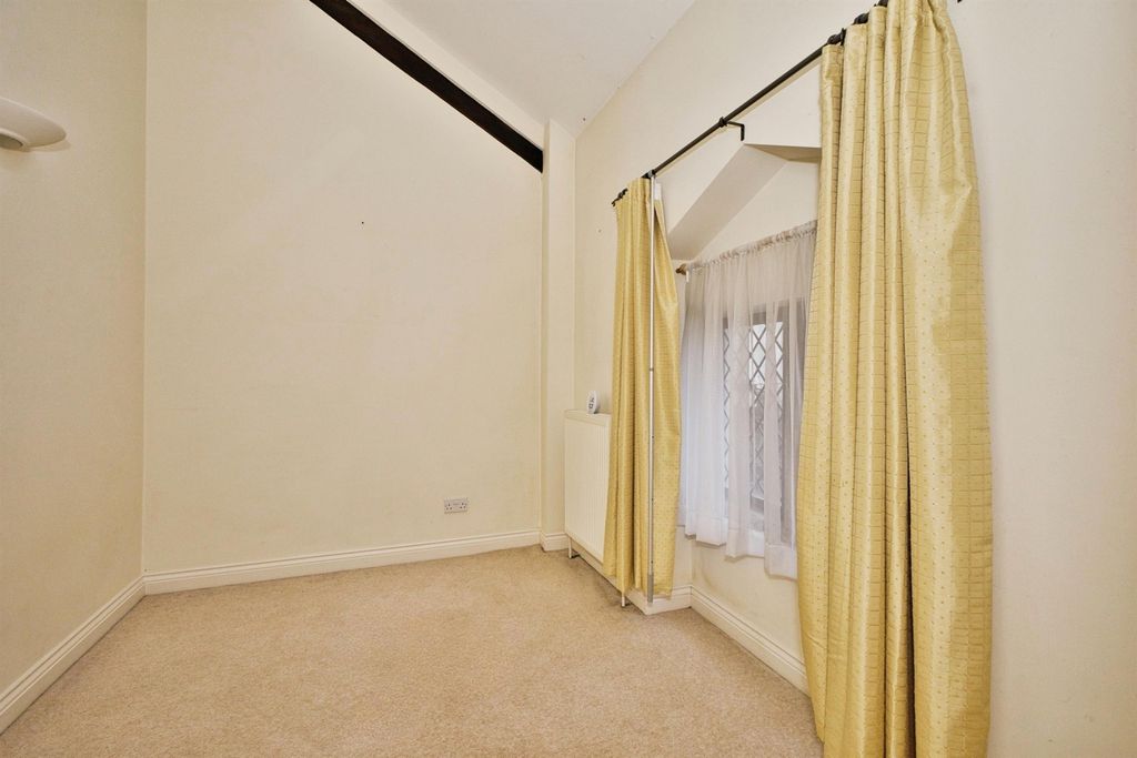 Additional image 10 of 3 bed flat for saleMoffats Drive, South Horrington Village, Wells BA5