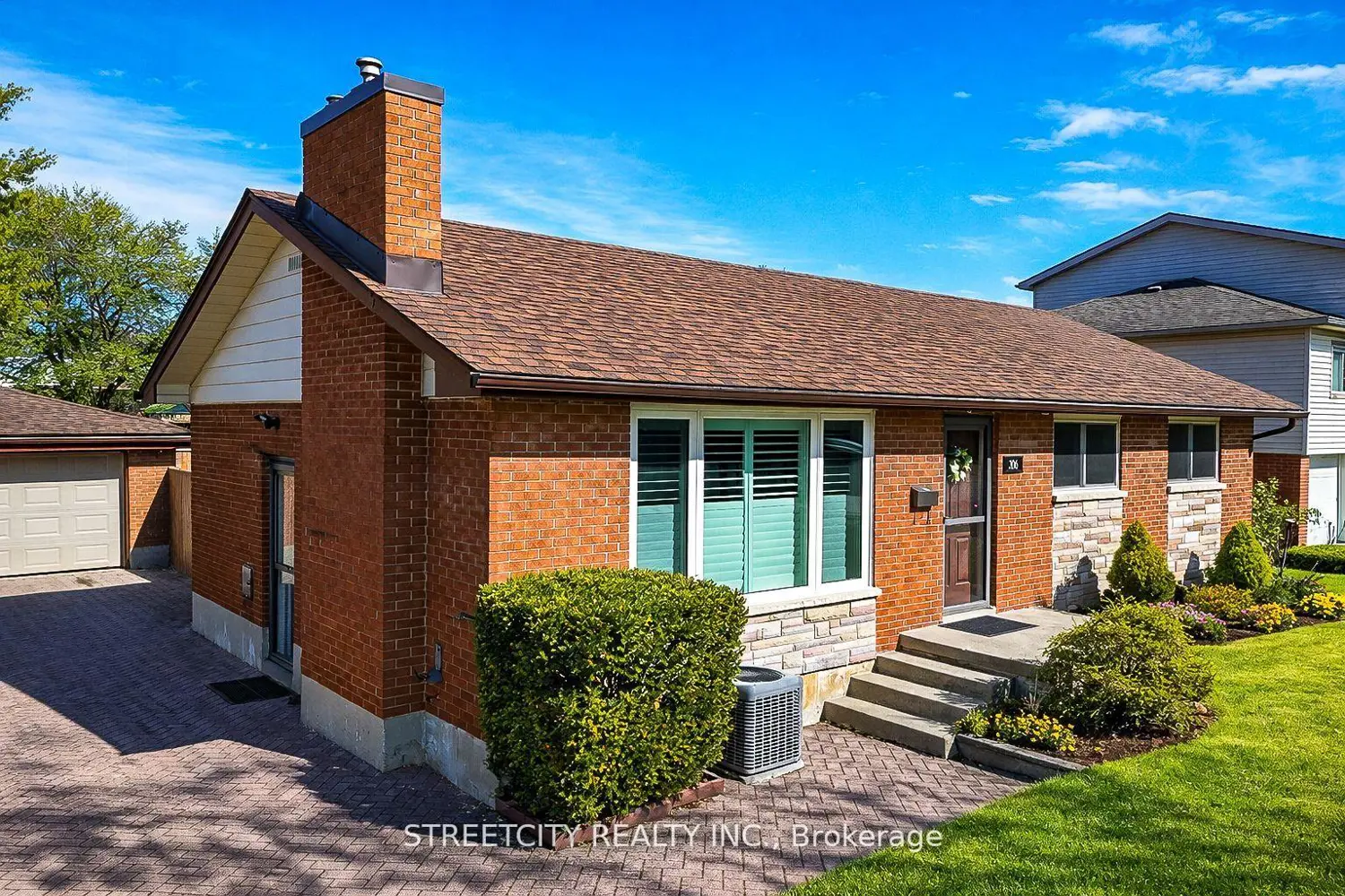 306 Burlington Crescent