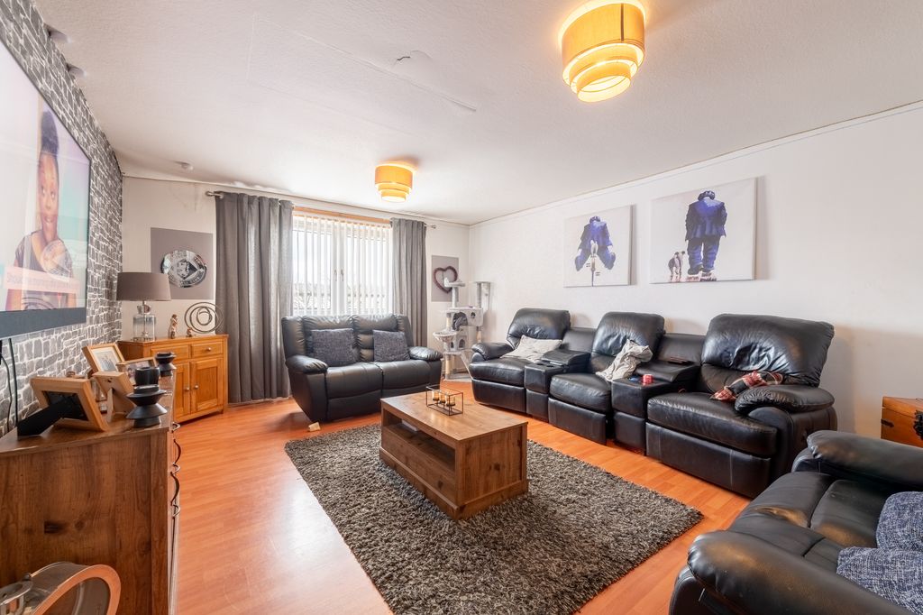 Additional image 2 of 4 bed terraced house for saleDundas Street, Grangemouth FK3