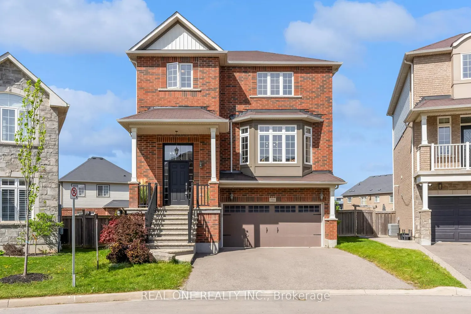 556 Sanderson Crescent