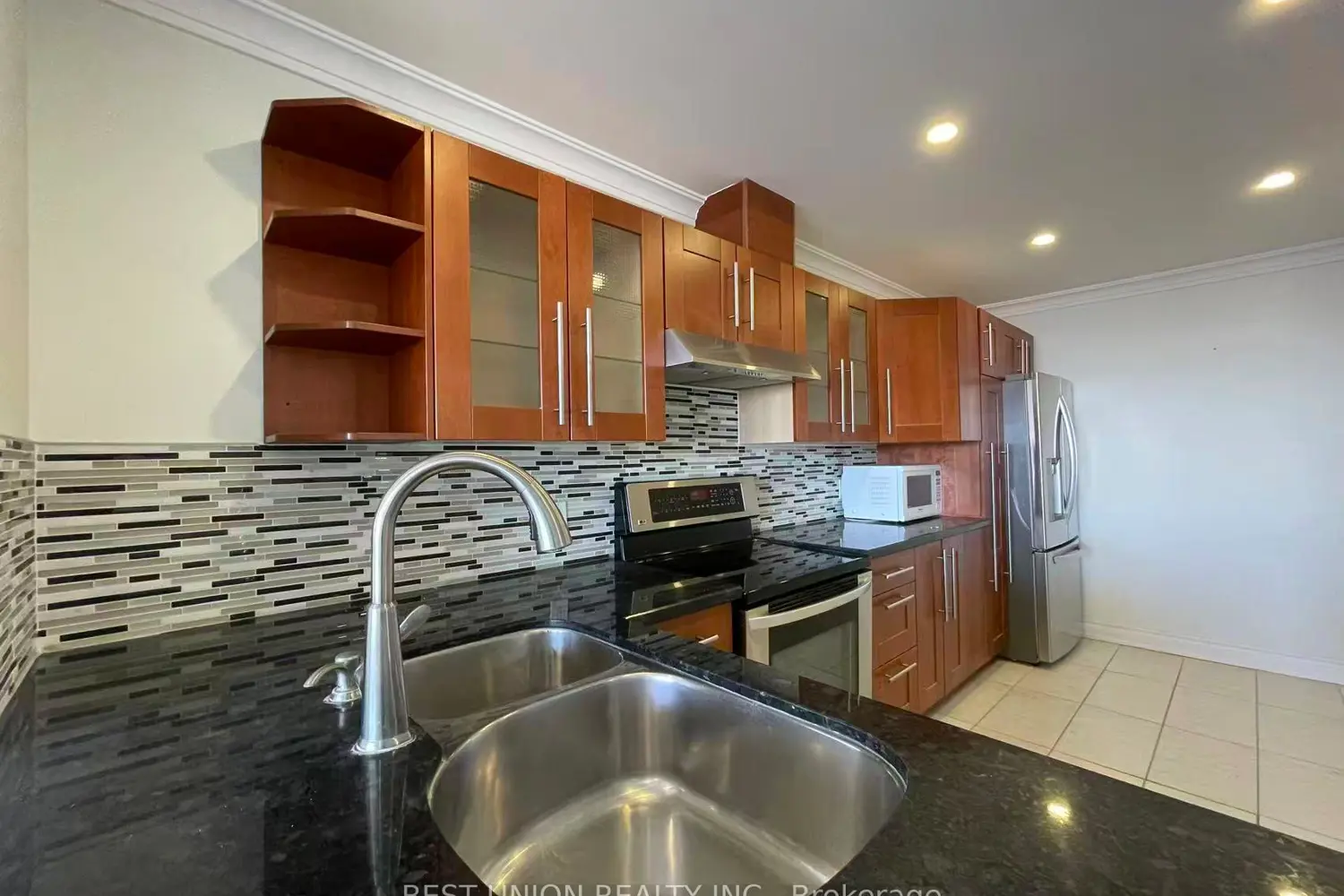 Additional image 6 of 45 Sunrise Avenue 1705