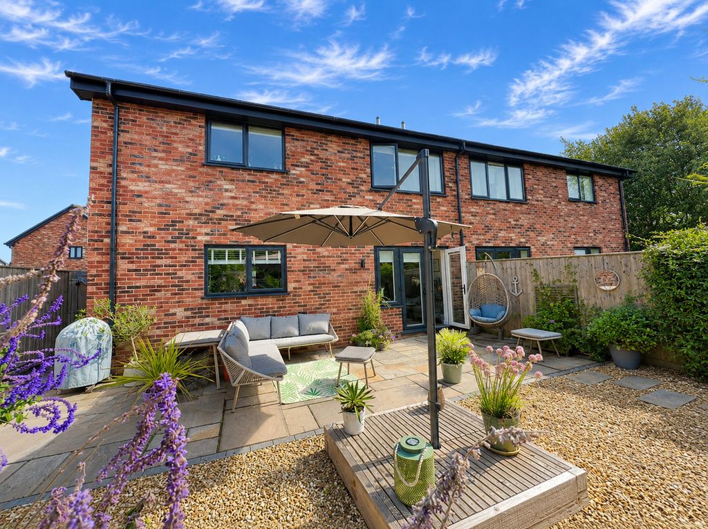 Additional image 3 of 2 bed maisonette for saleMeadows Way, Freshwater PO40