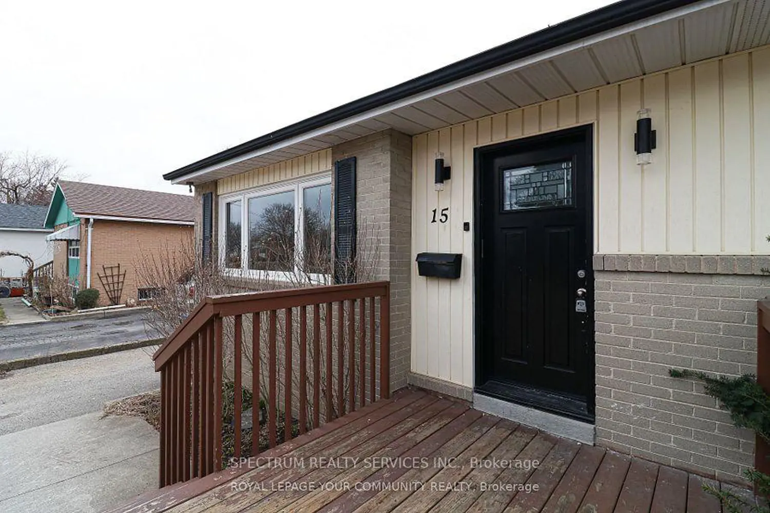15 Golding Avenue photo 2