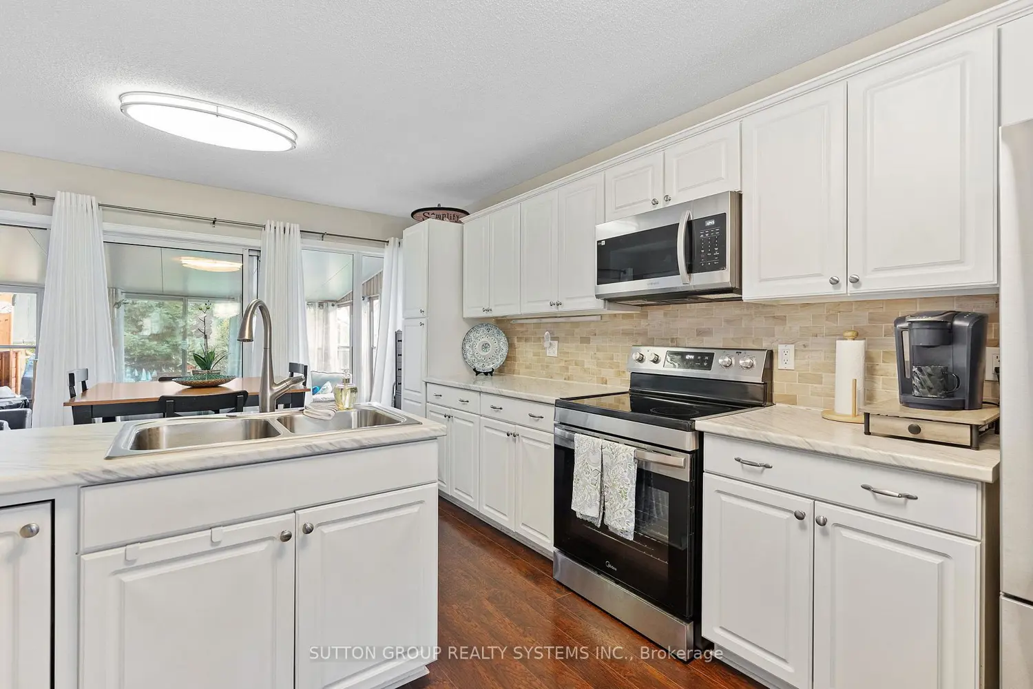 21 Long Point Boulevard photo 5