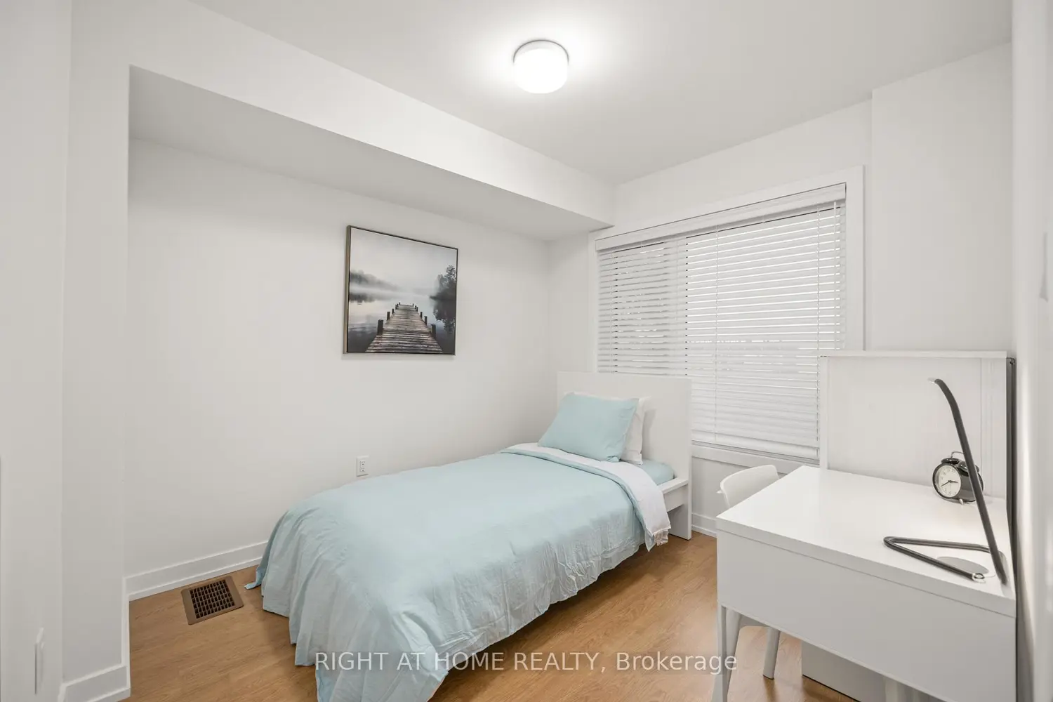 Additional image 13 of 1557 Midland Avenue