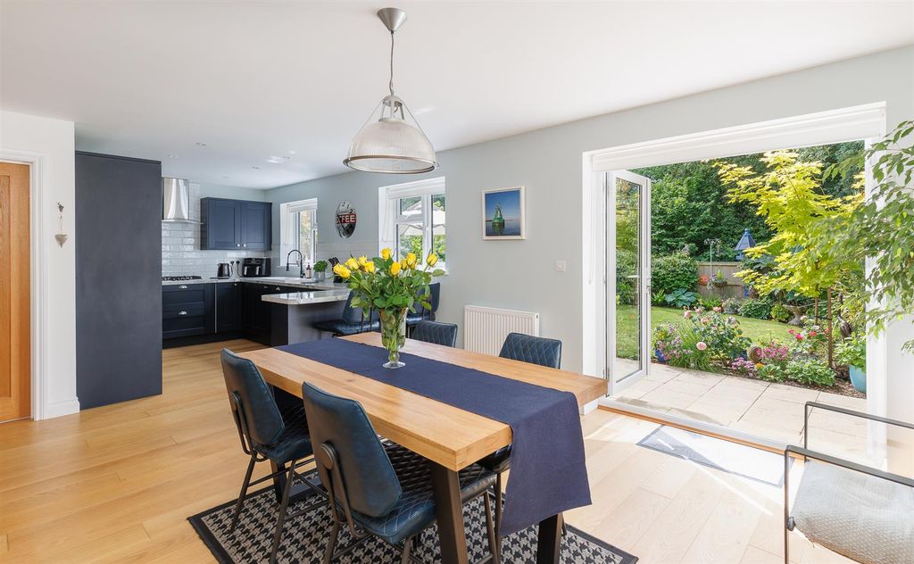 Additional image 3 of 5 bed detached house for saleHooke Close, Freshwater PO40