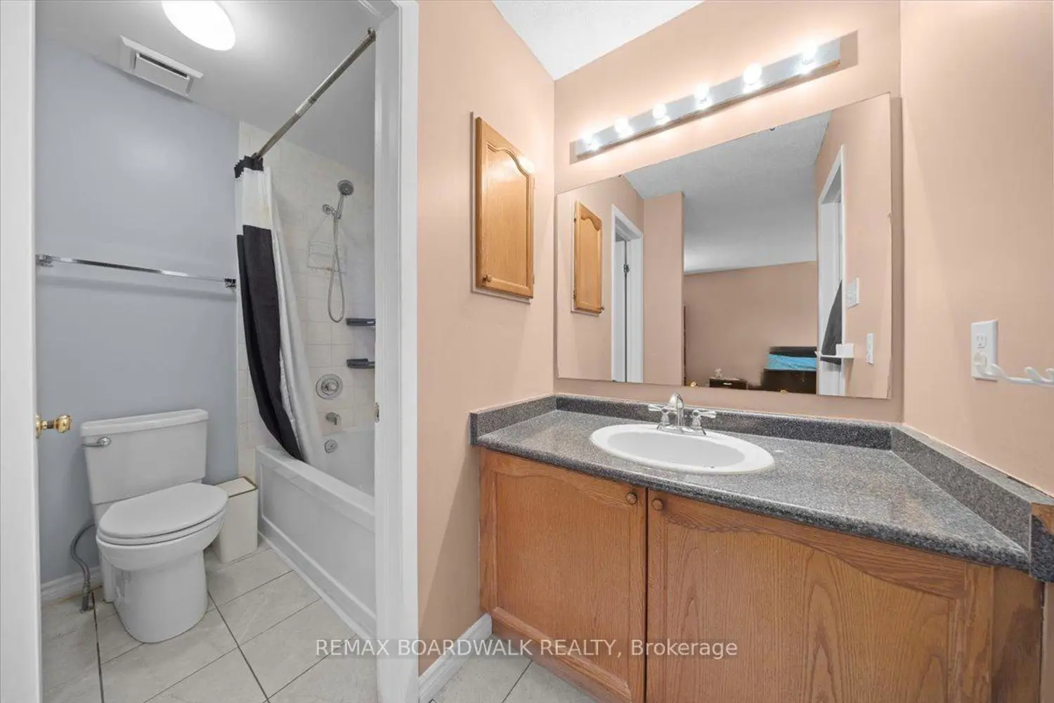 1516 Briarfield Crescent photo 3