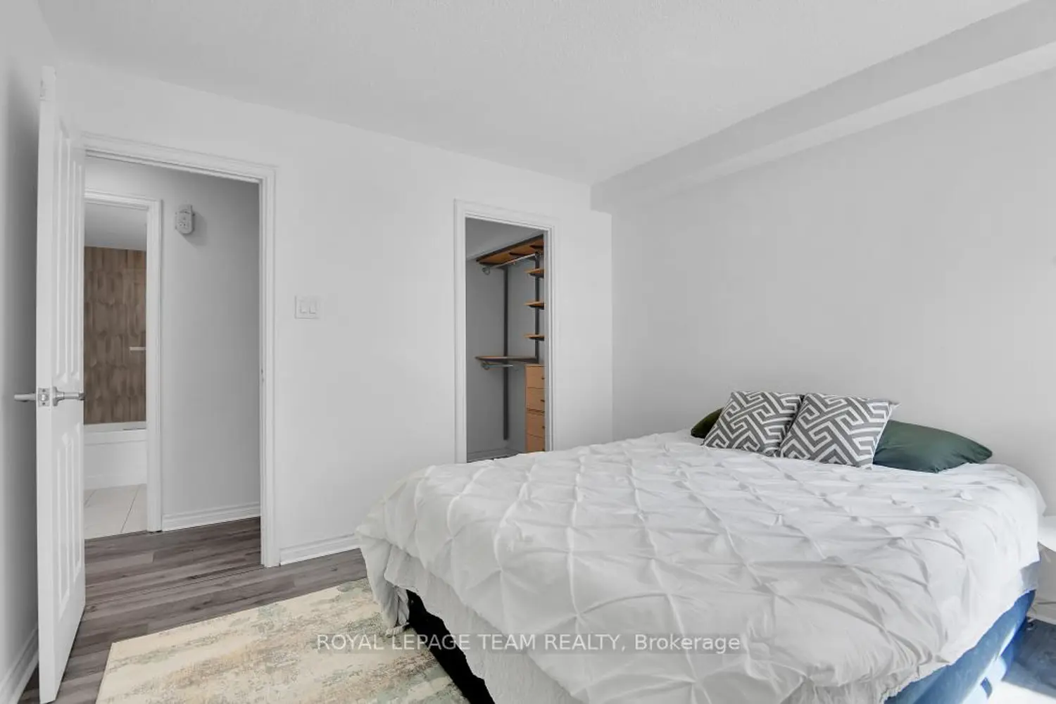 Additional image 9 of 141 Somerset Street 1004