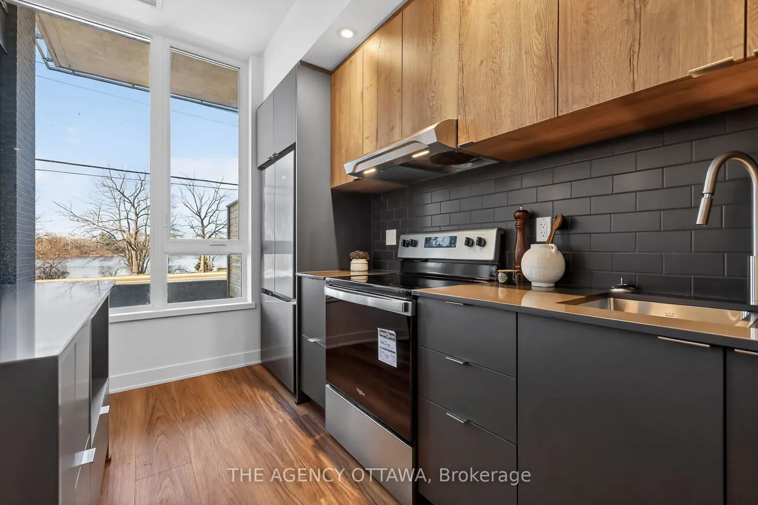 Additional image 10 of 3071 Riverside Drive 103