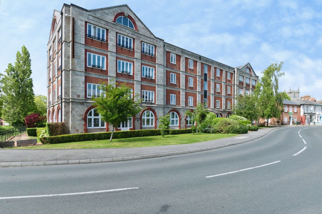 2 bed flat for saleDownton, Salisbury SP5