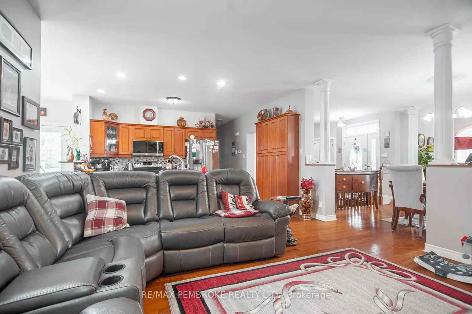 1692 Black Bay Road photo 4