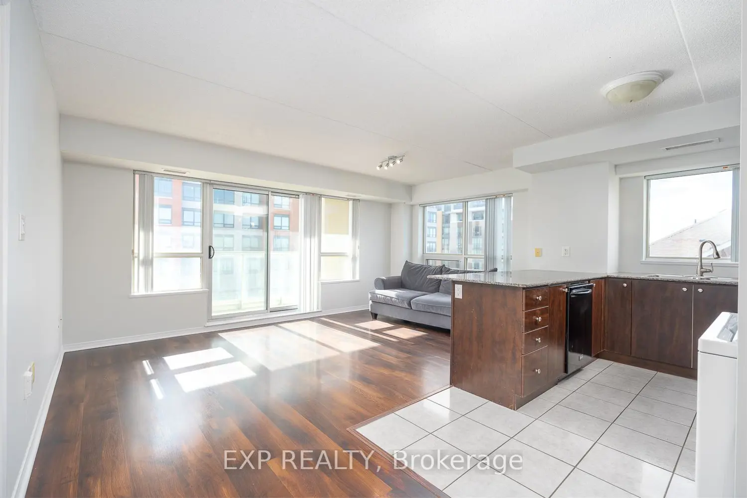 Additional image 4 of 4600 Steeles Avenue 519
