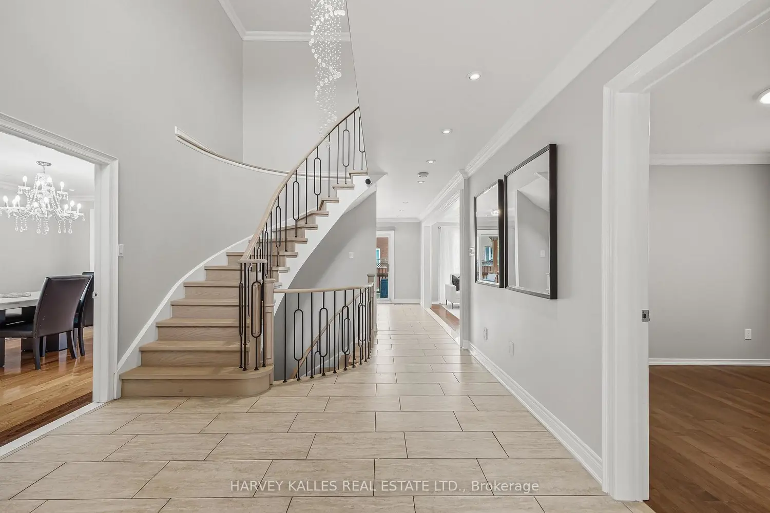951 White Clover Way photo 2