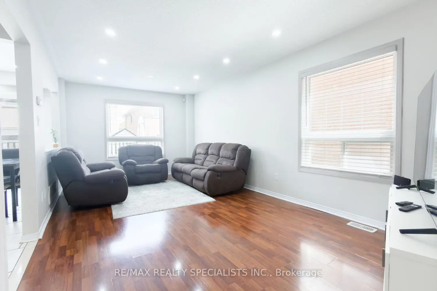 27 Hiberton Crescent photo 4