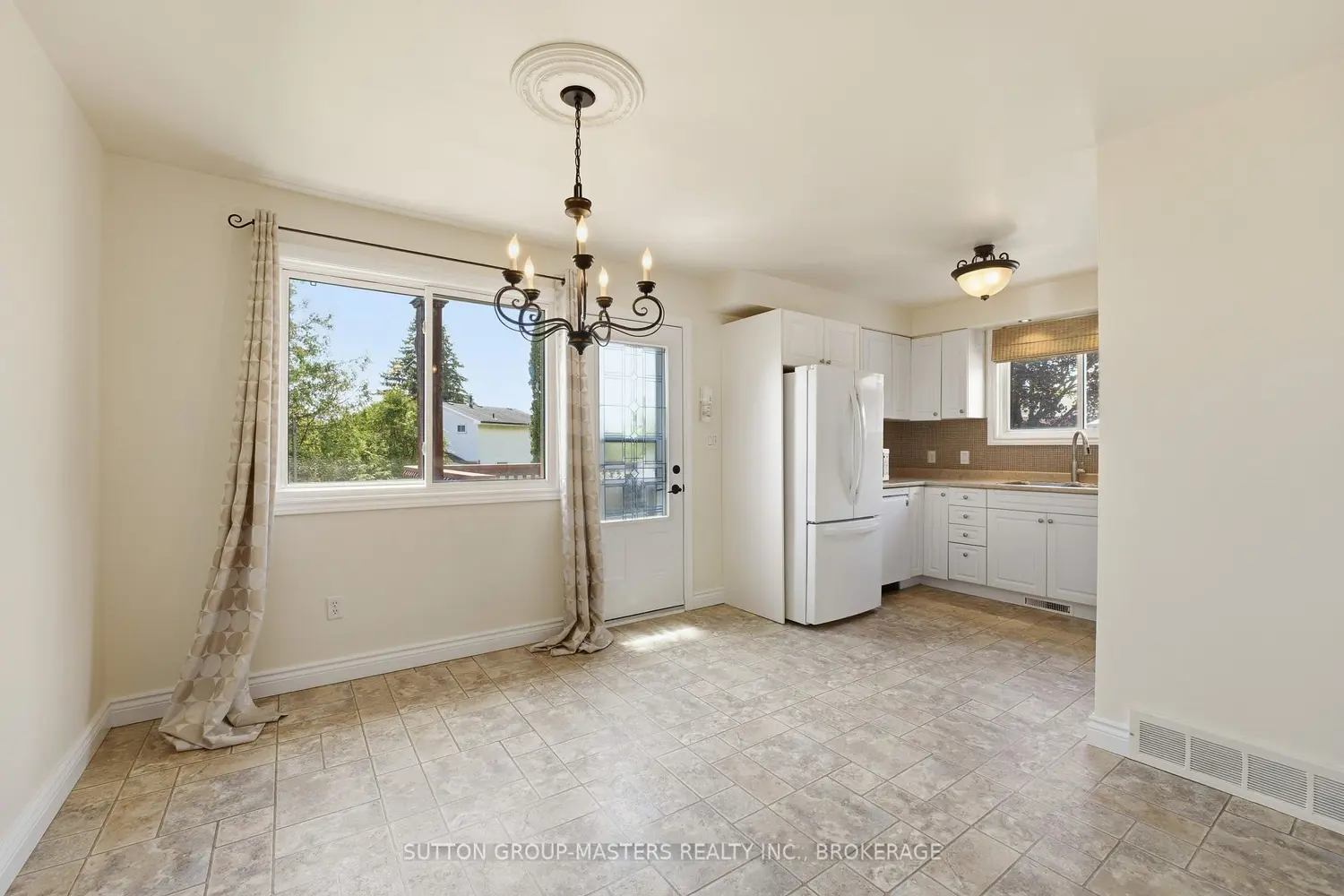 15 Camden Court photo 4